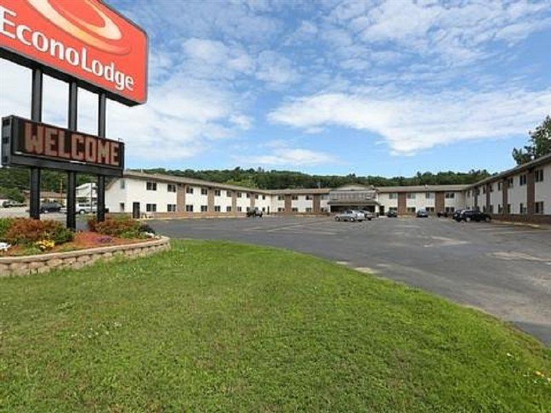 Baymont By Wyndham Iron Mountain Hotell Eksteriør bilde