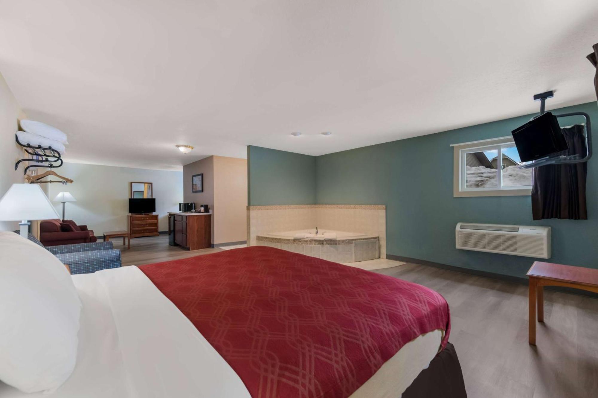 Baymont By Wyndham Iron Mountain Hotell Eksteriør bilde